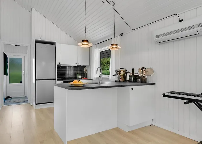 3 Bedroom In * Melby